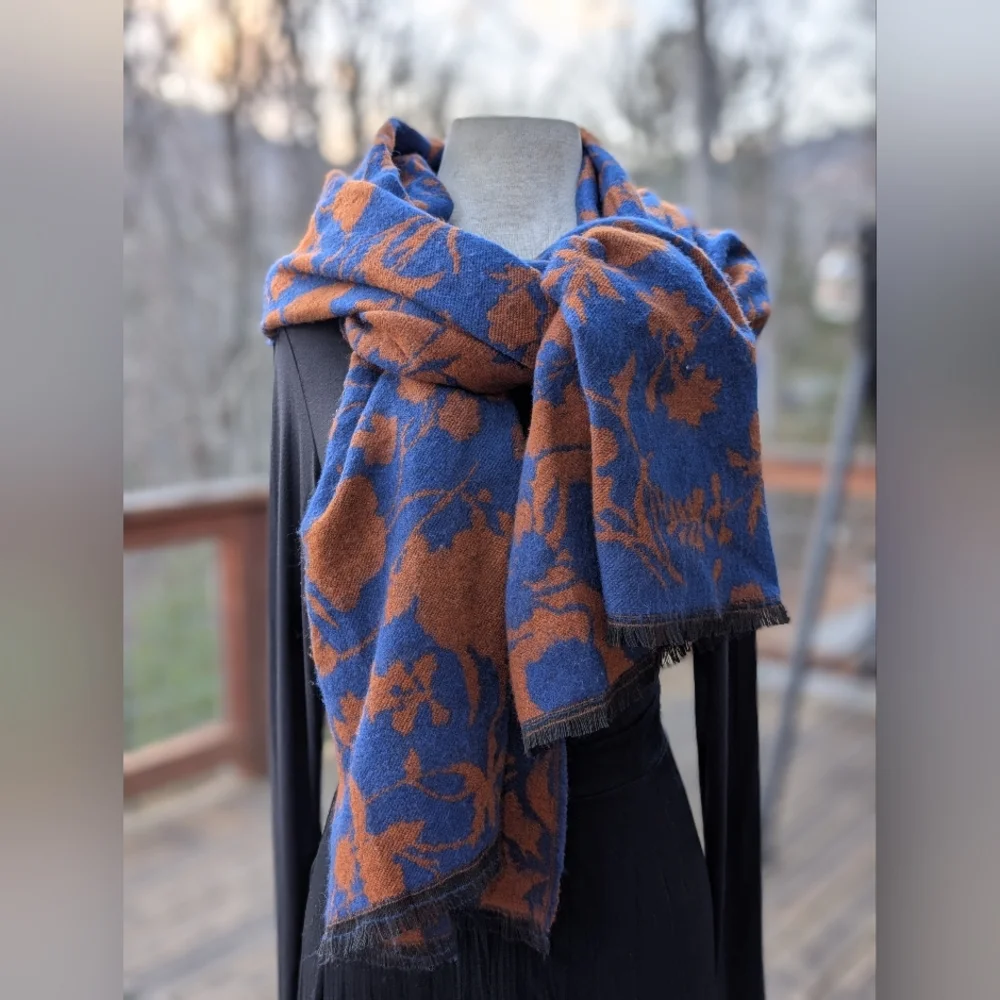 Floral Reversible Blanket Scarf - Picture 4 of 8